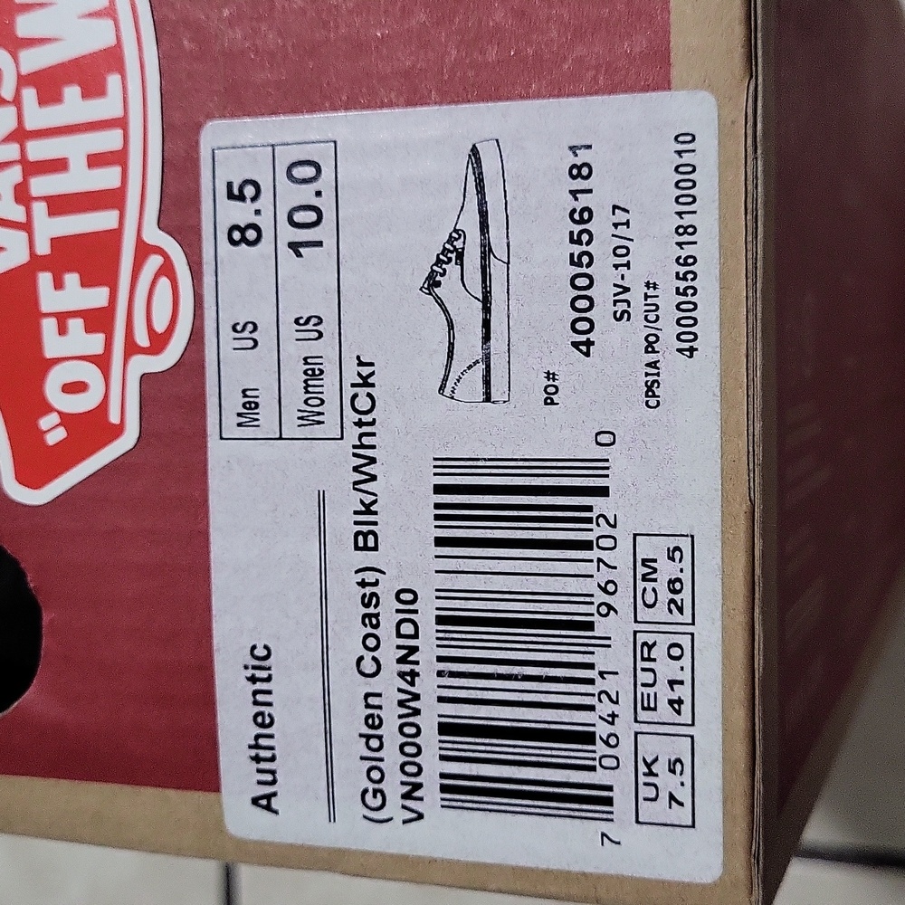 Vans - Picture 9 of 10